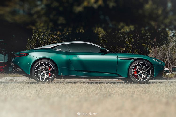 Aston Martin wrap Jewel Green (8)