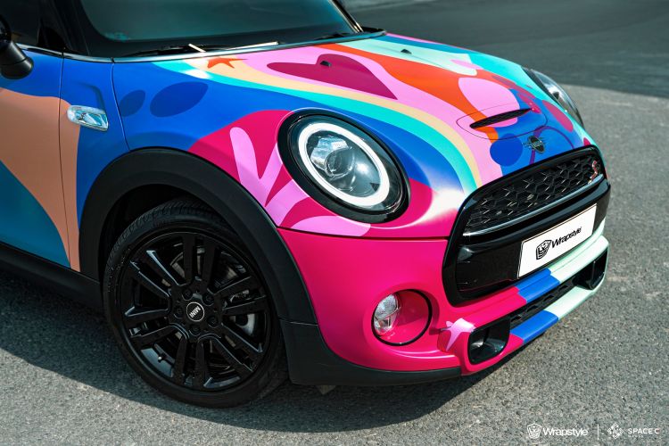 Toyota wrap colorful (3)