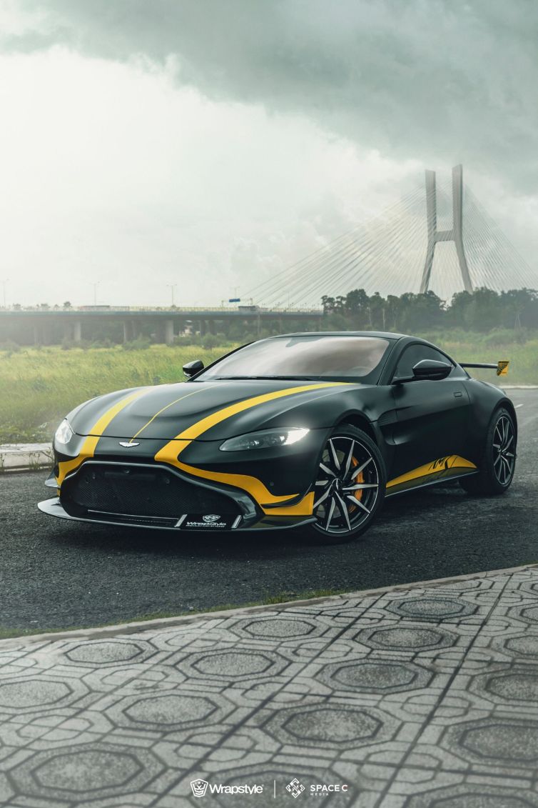 Aston Martin Vantage Custom wrapping (12)
