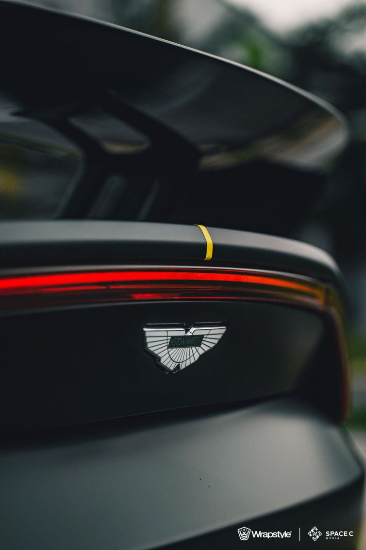 Aston Martin Vantage Custom wrapping (7)