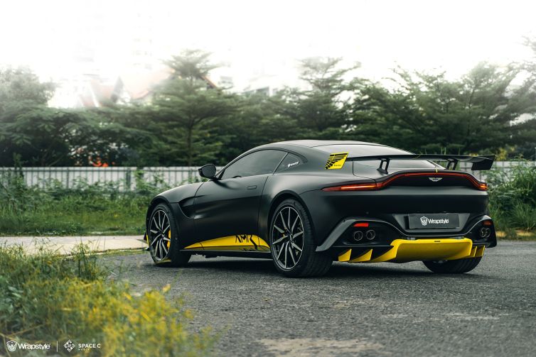 Aston Martin Vantage Custom wrapping (8)