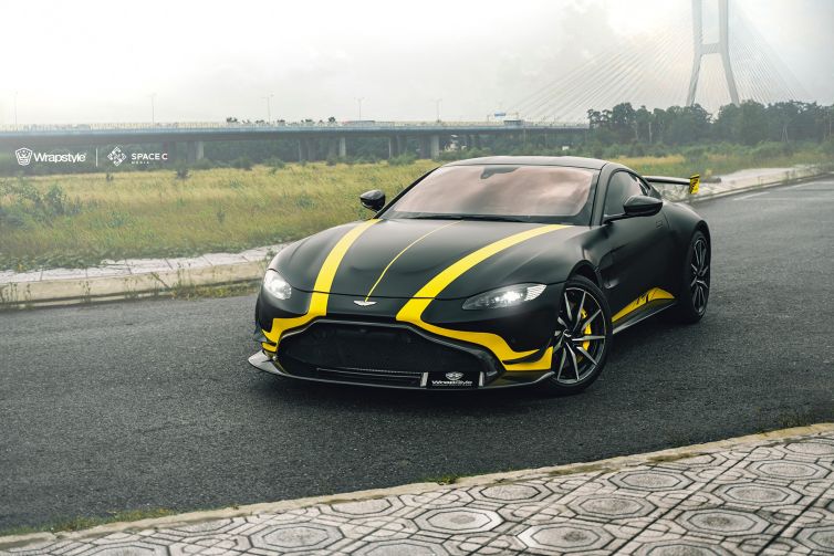 Aston Martin Vantage Custom wrapping