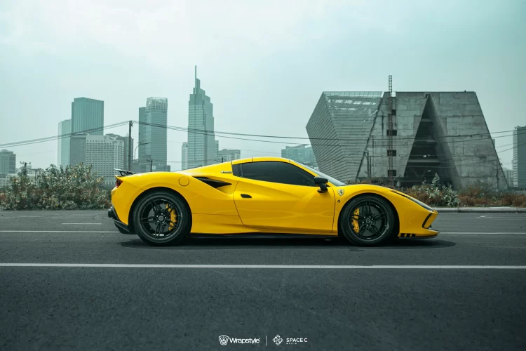 Ferrari F8 Yellow Novitec