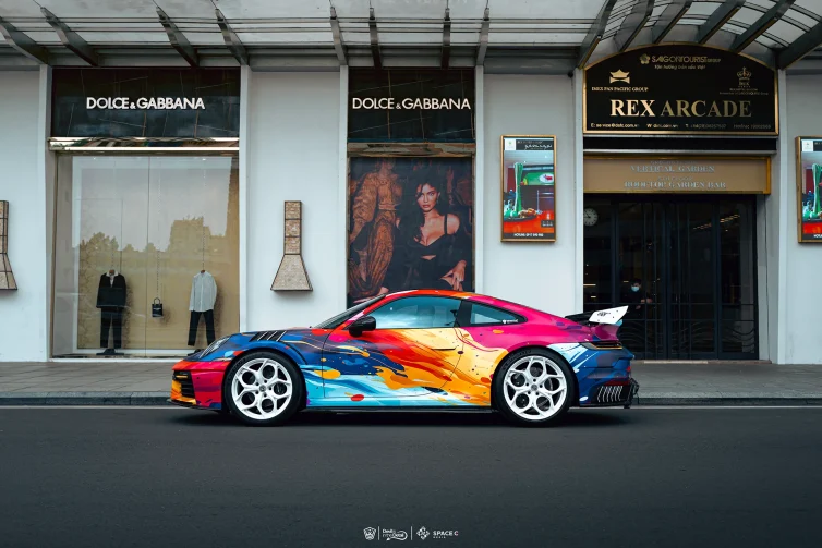 Porsche 911 colorful wrap